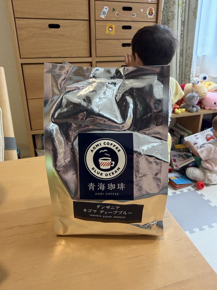 kira11877's tweet photo. 今日は昨日会ったスタエフレンドからもらった、東京の青海珈琲さんのタンザニア キゴマ ディープブルー☕️🥺
#コーヒー #珈琲 #自家焙煎 https://t.co/UHb8xvL5Lg