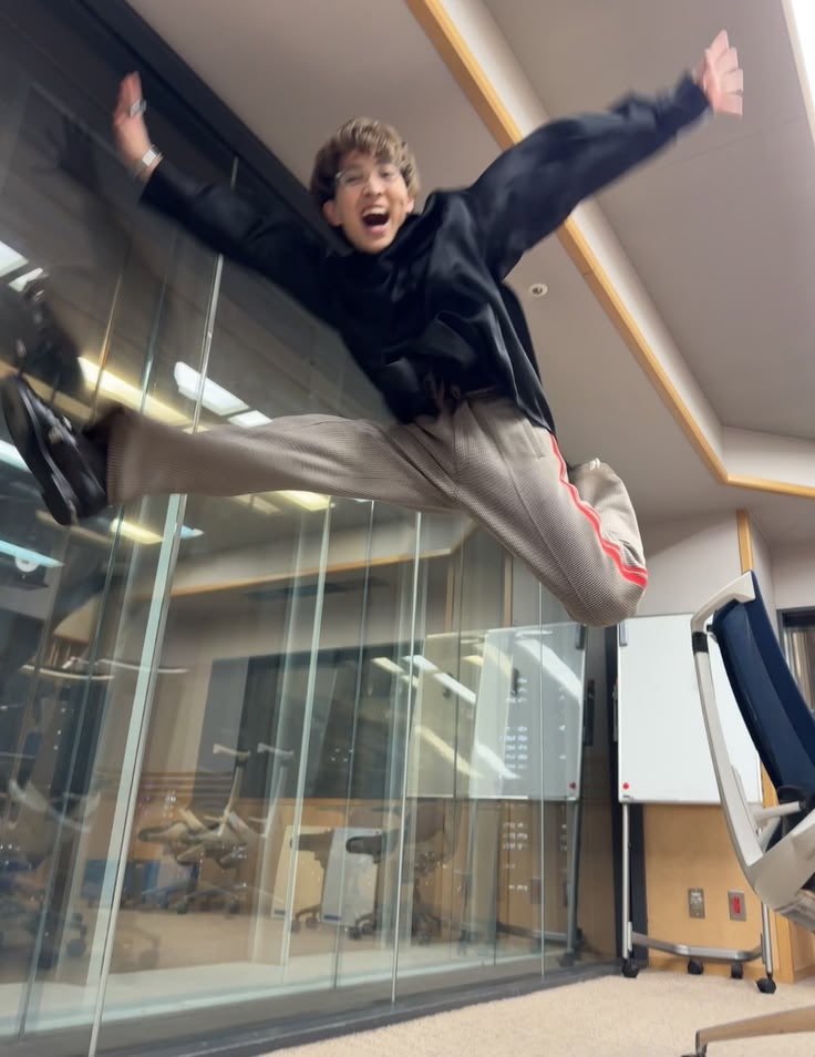 ebi_227's tweet photo. 告白前　　　　　　　　　　　告白後
#吉田仁人　#MiLk https://t.co/pTVDtHVhW8