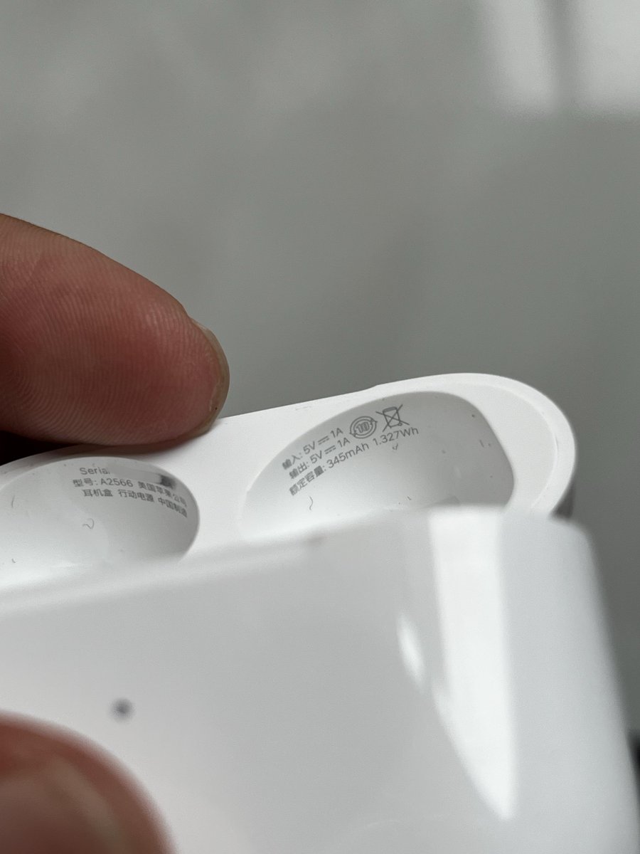 ashley56qv0's tweet photo. Just opened my new wireless earbuds package—sound quality is chef’s kiss, no more tangled wires! https://t.co/Q62XYCQsH4