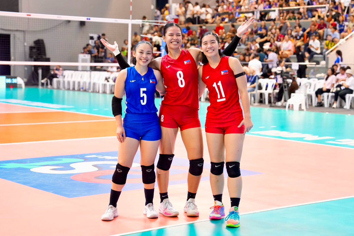 ABSCBNNews's tweet photo. LOOK: Alas Pilipinas Women after winning the country's first silver medal in the SEA V Cup by overcoming Indonesia in a thrilling four-set battle on Sunday in Chiang Mai, Thailand. #AlasPilipinas #SEAVCup (📷: Thailand Volleyball Association) | via @kennedyzcaacbay https://t.co/G0LktosONi