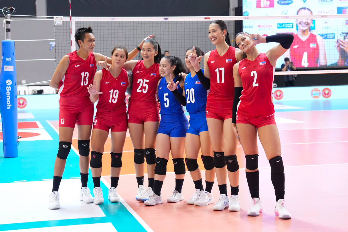ABSCBNNews's tweet photo. LOOK: Alas Pilipinas Women after winning the country's first silver medal in the SEA V Cup by overcoming Indonesia in a thrilling four-set battle on Sunday in Chiang Mai, Thailand. #AlasPilipinas #SEAVCup (📷: Thailand Volleyball Association) | via @kennedyzcaacbay https://t.co/G0LktosONi
