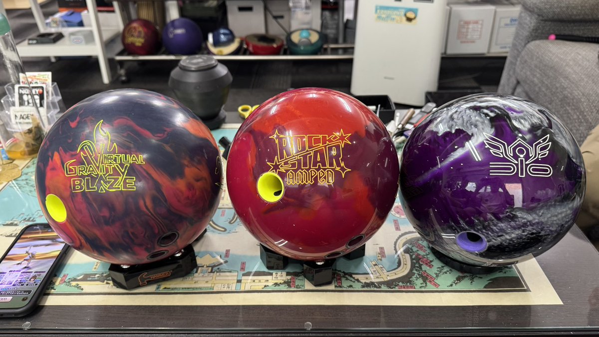kyasao_dnkg's tweet photo. まさかのマイボール🎳3個買い🤣
ボウリング歴30数年で4〜5個しか持ってなかったんだけど、今日俺のボウリング理論がいい意味で完全に覆されました😭
お値段は一瞬キャバクラの伝票と勘違いしちゃうほどの内容だけどねｗ　でも、今回はその価値が絶対にある！　はず🤔 https://t.co/Qn3LaIt3Iv