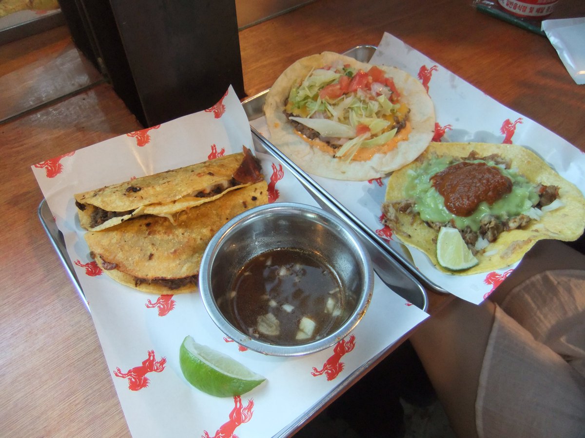 ete_love's tweet photo. 📍대전 동구 홀스타코

매장은 조금 협소하지만 분위기도 좋고 맛도 있었습니당
날 안더웠으면 소제동 산책하고 싶었는데...ㅜ 
동네가 예쁘니까 날 좋을 때 방문하시는 분들은 함 둘러보세요 https://t.co/w4XgCqL04h