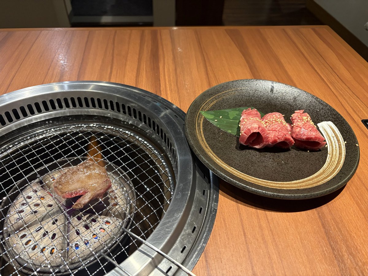 miwakunoG's tweet photo. 一人焼肉スタート‼️🍖 https://t.co/2UJRkju3D6
