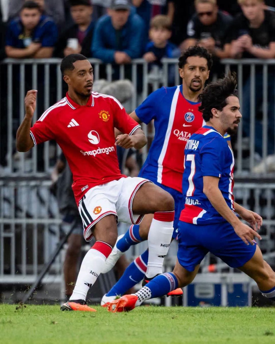 tchato18's tweet photo. Nah, £35M for Youri Tielemans might actually need investigating. 

He came on and within 30 minutes started spraying passes around like he’d been running this United midfield for years.

The vision. The composure. The technique. DIFFERENT GRAVY.

And I’m supposed to believe Bruno Guimarães is comfortably better than this guy? Behave. 

£35M in this market is daylight robbery.

YOURI TIELEMANS, I’M ON MY FEET. 👏 [X- UtdMaI]
