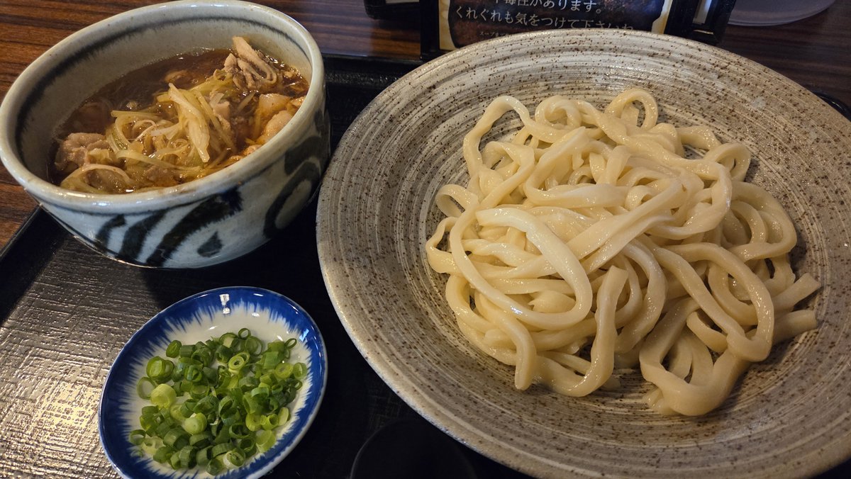 ZENEX_TorTra's tweet photo. 所沢の物産館を覗き見て、せっかくなので昼食も東所沢で。

｢かんたろう｣はメディア露出も豊富な武蔵野うどんのお店。
頂いた旨辛肉汁うどんは、コシを存分に味わえる逸品😋

帰り道には、東京オリジナルのコーヒー最中を頂き、満足して帰路につきました。 https://t.co/x7fU2lydWv