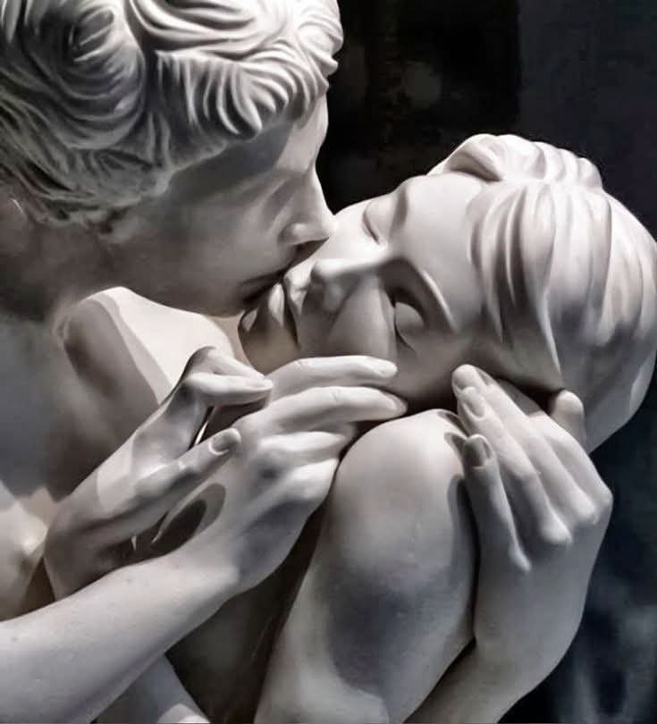 Daniela66508178's tweet photo. Arte Contemporanea. Le Baiser Nacre'.... scultore Ives Pires. https://t.co/GJE6SF0Fi2