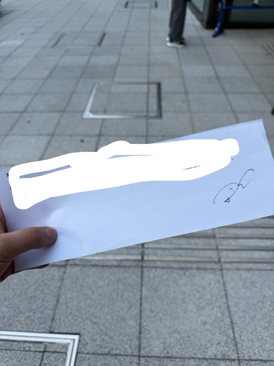 hatosan32se's tweet photo. #信者の集い 
人生初の入信(ファンクラブ入会)
人生初の集ひ
人生初の推しのサイン！(読まれなかったが)

なにかが起きそうで怖ひ… https://t.co/f8JJIhDKzD
