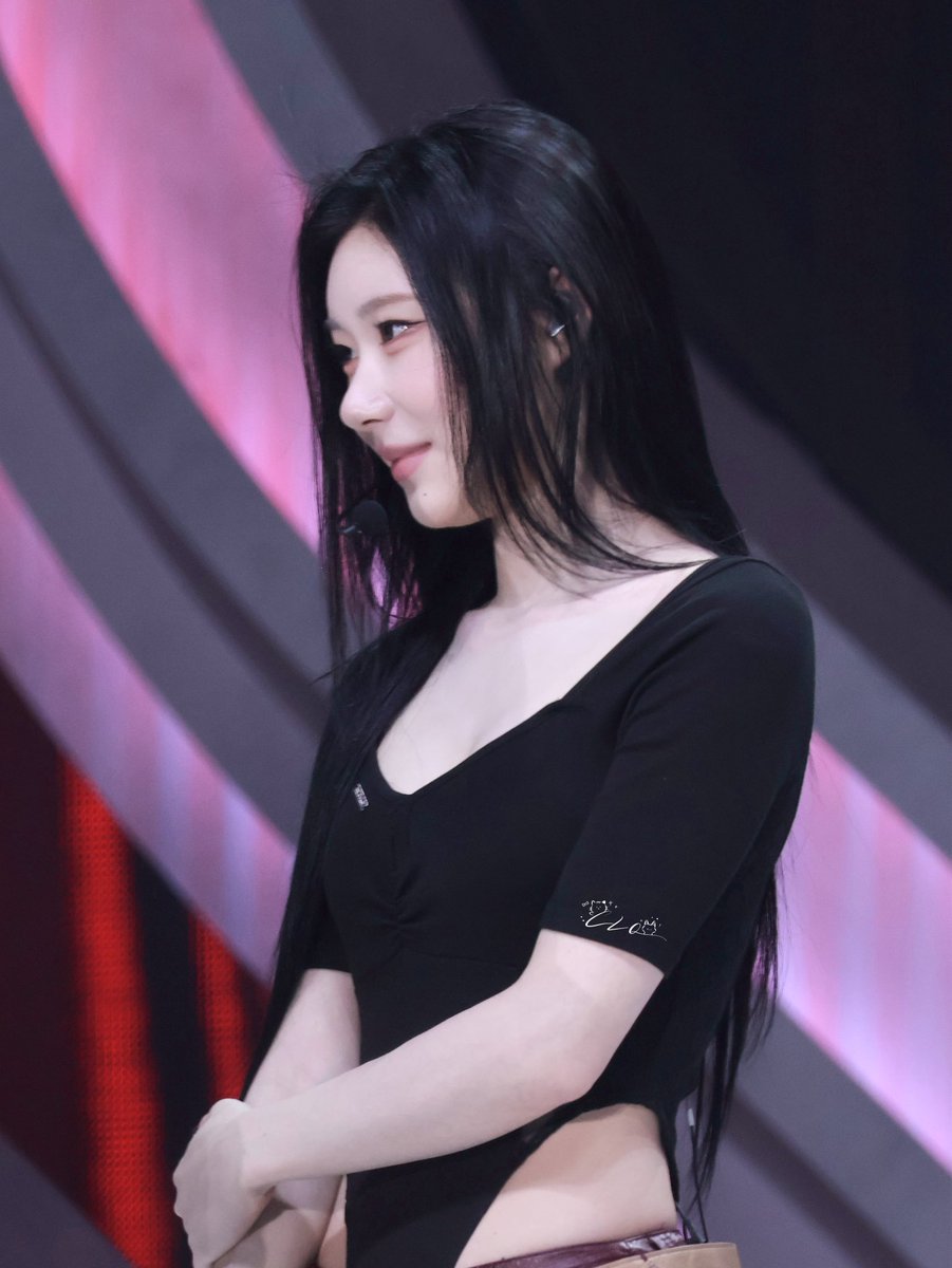 CL01623829's tweet photo. 🫶🏻❣️

#itzy #있지 #채령 
#CHAERYEONG https://t.co/DCX0PsXb8N