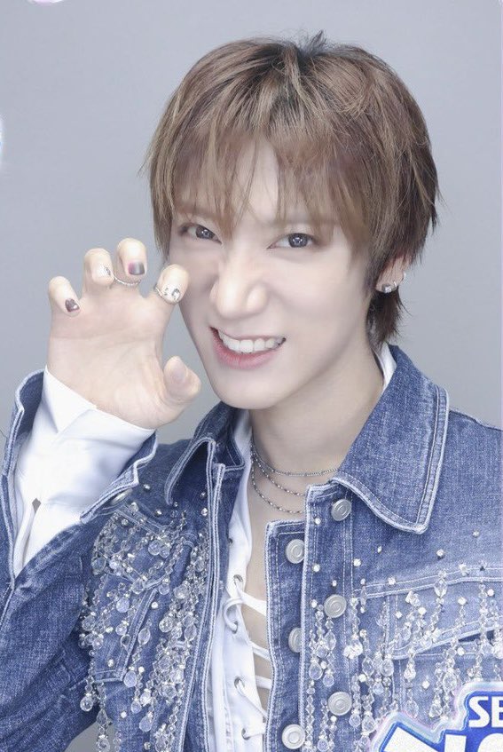 PPTT_1001's tweet photo. Cutie Tennie 🐱💘💘💘💘
น้องเตนล์น่ารักมาก รูปที่ทำอุ้งมือเหมียวคือน่ารักสุดๆ

#TENatSummerSBSGYDJ2026 https://t.co/gUqV4mO4qm