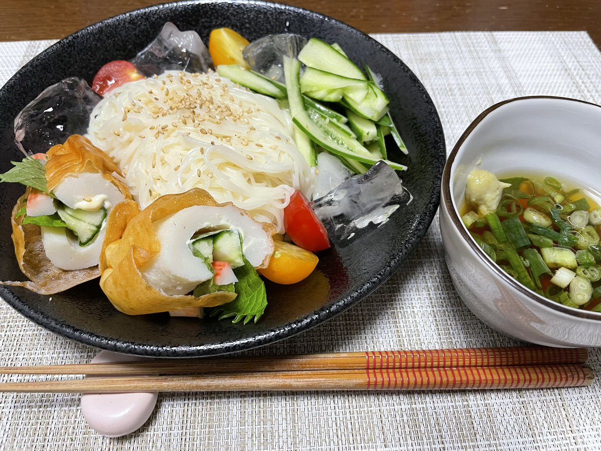 YuKi06594554's tweet photo. #おうちごはん
#晩ご飯
#料理好きな人と繋がりたい
晩ご飯に具だくさん素麺を作った🥣🍅🍅🍅 https://t.co/WCk1q1npd5