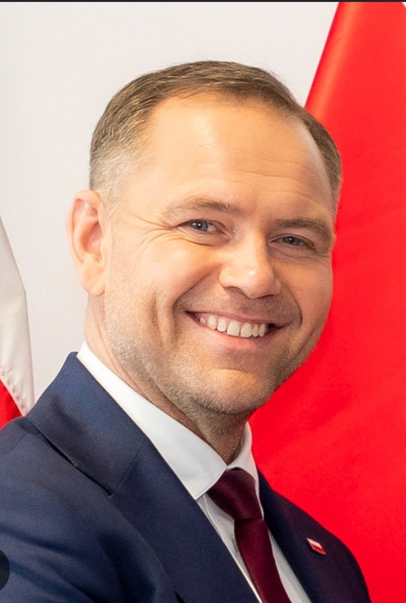 Renatchen3's tweet photo. @wojciech_52 Nigdy, przenigdy. Prezydent Pan Karol Nawrocki jest prawdziwym Polakiem i patriotą. 🙏🫡 🇵🇱 https://t.co/O34ZjVCuvV