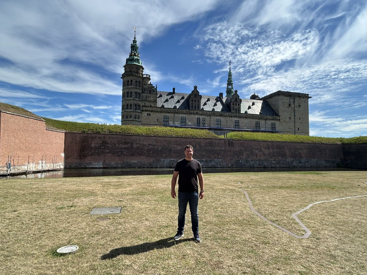 JacobRoep's tweet photo. Kasteel Kronborg in #Helsingor. Een hoogtepunt van de vakantie in Denemarken. https://t.co/APgFpZi1Xk