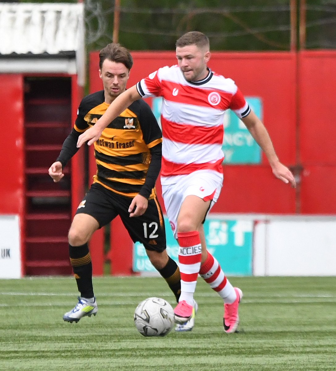 dgxwasp's tweet photo. Pictures from yesterday's @acciesfc @AlloaAthleticFC @WilliamHill League 1 match now up on Flickr. https://t.co/AZTL3WMl0F https://t.co/gVWOK3KzNa
