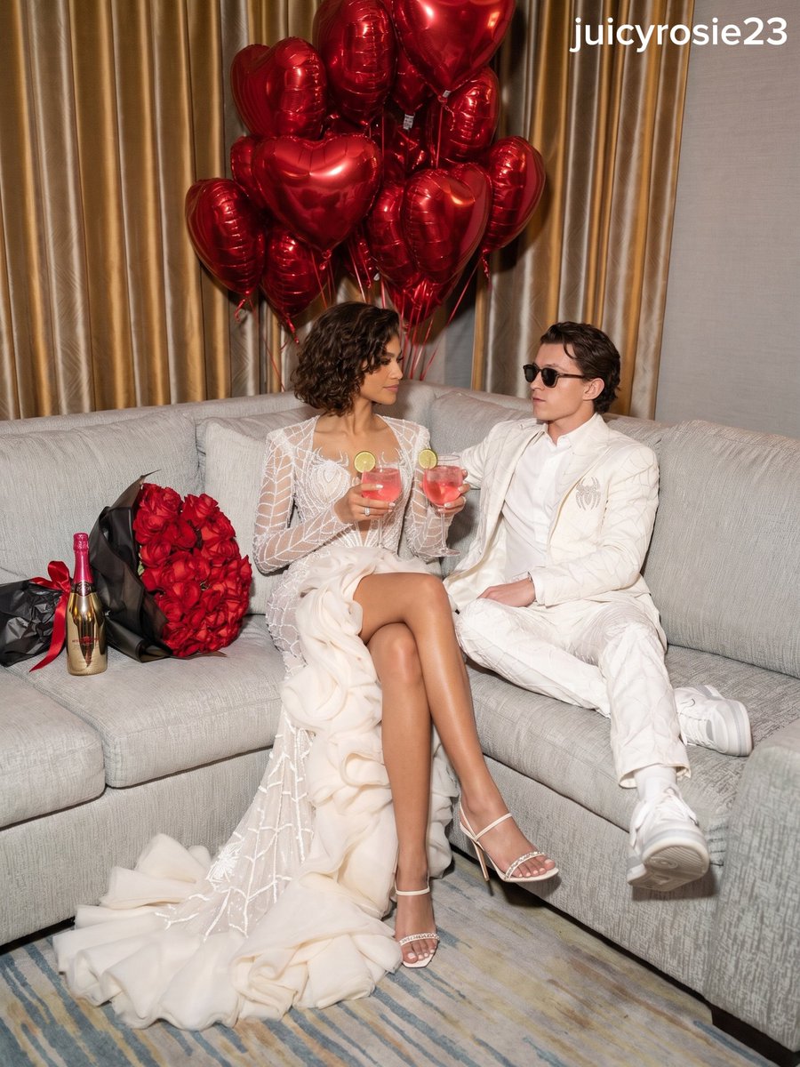 juicyrosie23's tweet photo. The Wedding Of Tom Holland and Zendaya...
#wedding #TomHolland 
#Spidermanbrandnewday https://t.co/Yzs9Qa6M36