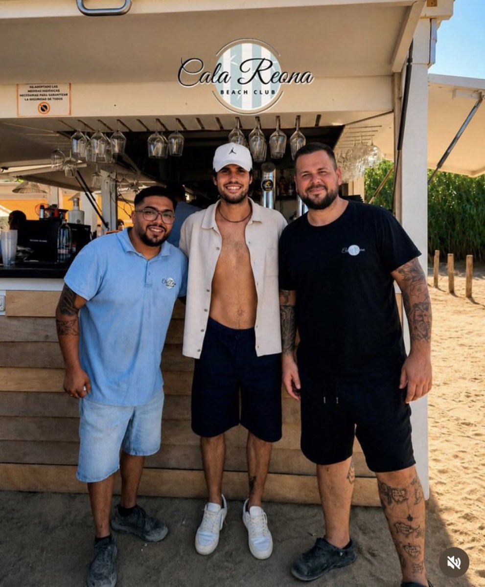 alcarazism's tweet photo. carlitos eurosummer ☀️☀️ https://t.co/d6IDYak71z
