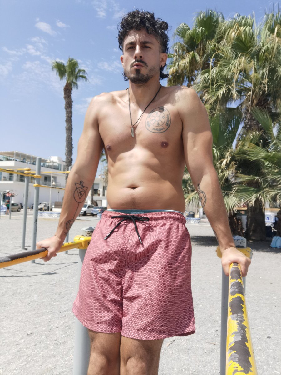 Haniel_xPoetry's tweet photo. Cuando estar de vacaciones no es una excusa. https://t.co/HFDWNAZiVn