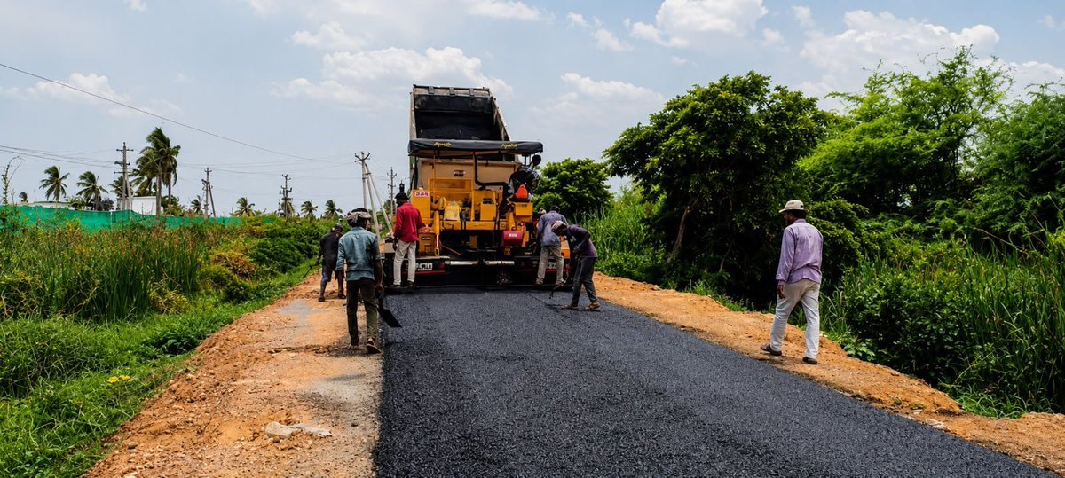 AndhraNexus's tweet photo. 🚨 AP’s Adavithalli Bata 2.0 expands road connectivity to remote tribal villages, aiming to end the need for people to be carried on makeshift stretchers.

• ₹2,078 crore estimated investment
• 2,310 km of roads planned
• 905 km already completed

The initiative is being implemented under Deputy CM Pawan Kalyan’s supervision. #AndhraPradesh #Infrastructure #Rural