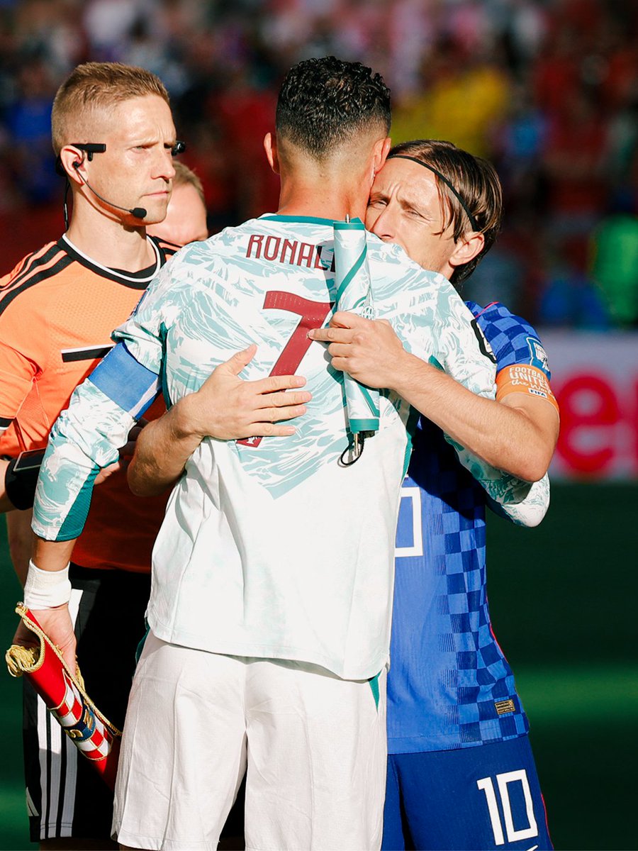 Class 🤝 #FIFAWorldCup https://t.co/f6rDhITMWl配图2