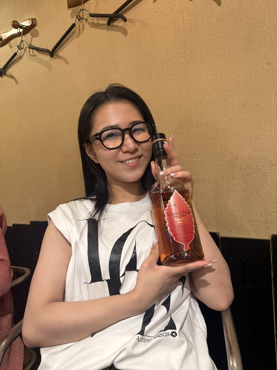 AimitanakaO's tweet photo. #ファンの皆様のおかげ　

貴重なウィスキーは親と呑むって決めてる

最高の晩酌😆

父親もめちゃくちゃ喜んでて幸せやー！！

#Ichirosmalt 
#田中あいみ 
#当たり前は当たり前じゃない https://t.co/Wy2TiFFzxP