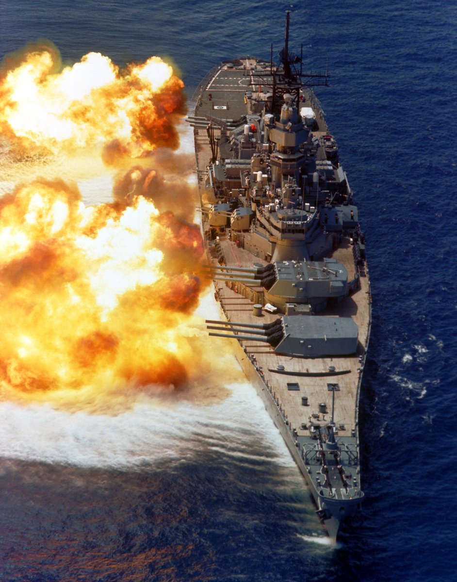 unari69's tweet photo. @BBG17_JDSSURUGA 今、アメリカが戦艦トランプ級の建造を画策してるようですんでレールガンの登場でこれからの世界では戦艦が復活するのかもしれません。
その場合、海上自衛隊でも戦・・・・護衛艦「大和」とか「陸奥」が復活するかもしれません。 https://t.co/cUecfeTcQF