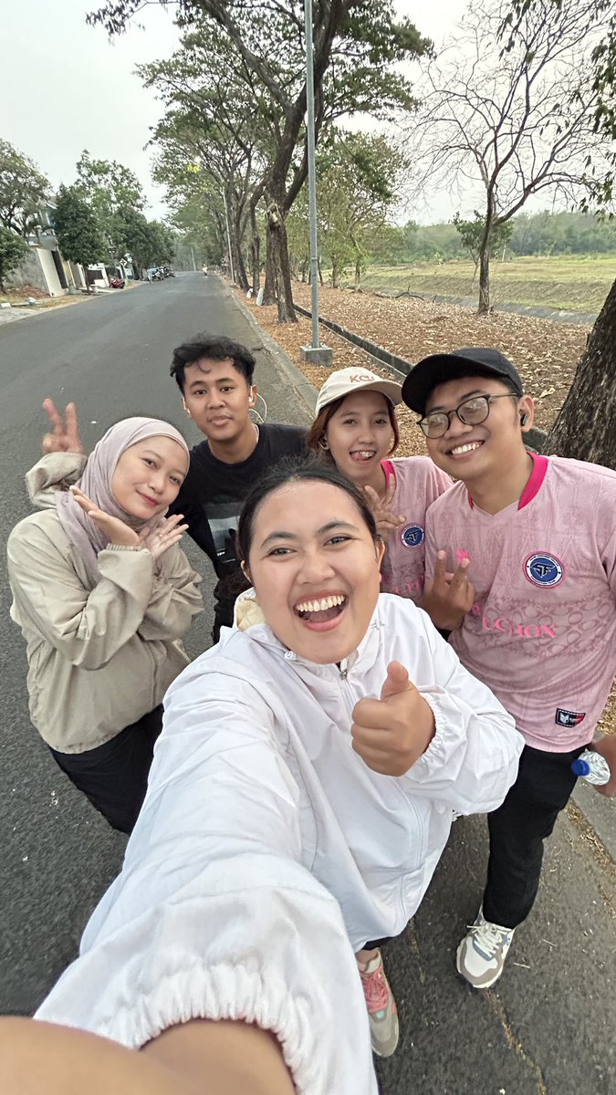 aidaazrrr's tweet photo. sahabat bisa temenin guaa gkkk tolongggggg @F_OllaJKT48 😫 https://t.co/uoiT6XLfvc