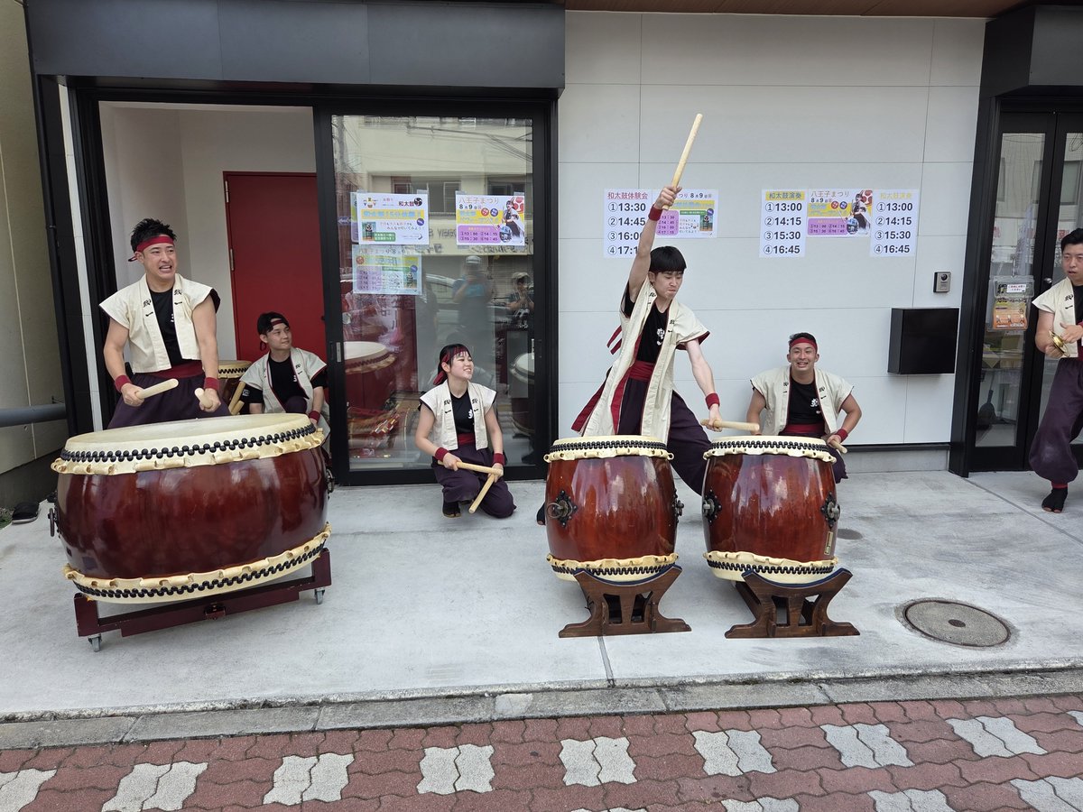 _okamitz_'s tweet photo. 今日も鼓一さんの太鼓、演舞は最高でした🎶🎶
暑い中２日間お疲れ様でした🙇‍♀️
とても楽しい時間を
ありがとうございました😊
次回も楽しみにしてます😊🎶🎶 https://t.co/t4YVARDfTN