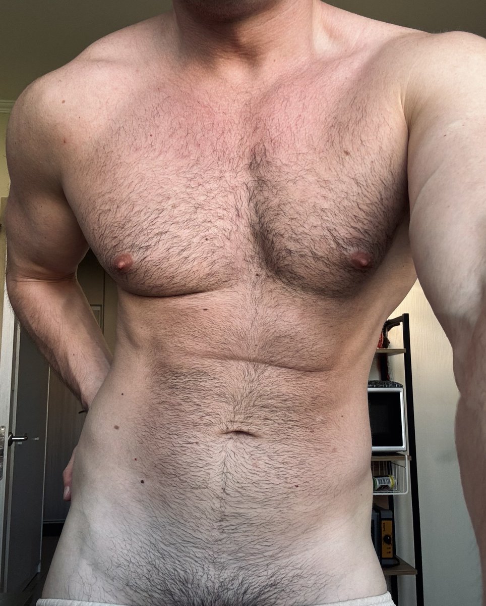 sanya_zai's tweet photo. no time for the gym, am i still hot? https://t.co/grLm634myr