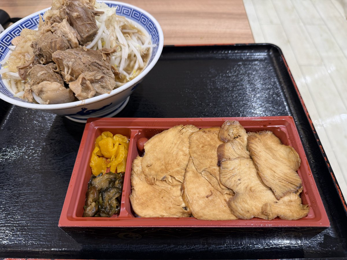 shinonome___lab's tweet photo. 登利平食べます https://t.co/MjoENpKXDc
