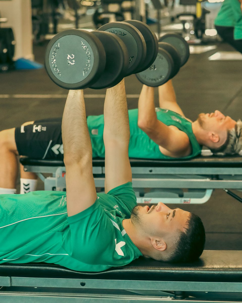 konyaspor's tweet photo. 📸 Çaykur Rizespor maçı hazırlıklarına başladık.💪
#Konyaspor 💚🤍 #KNYvÇRS https://t.co/c4oPuJzEHt