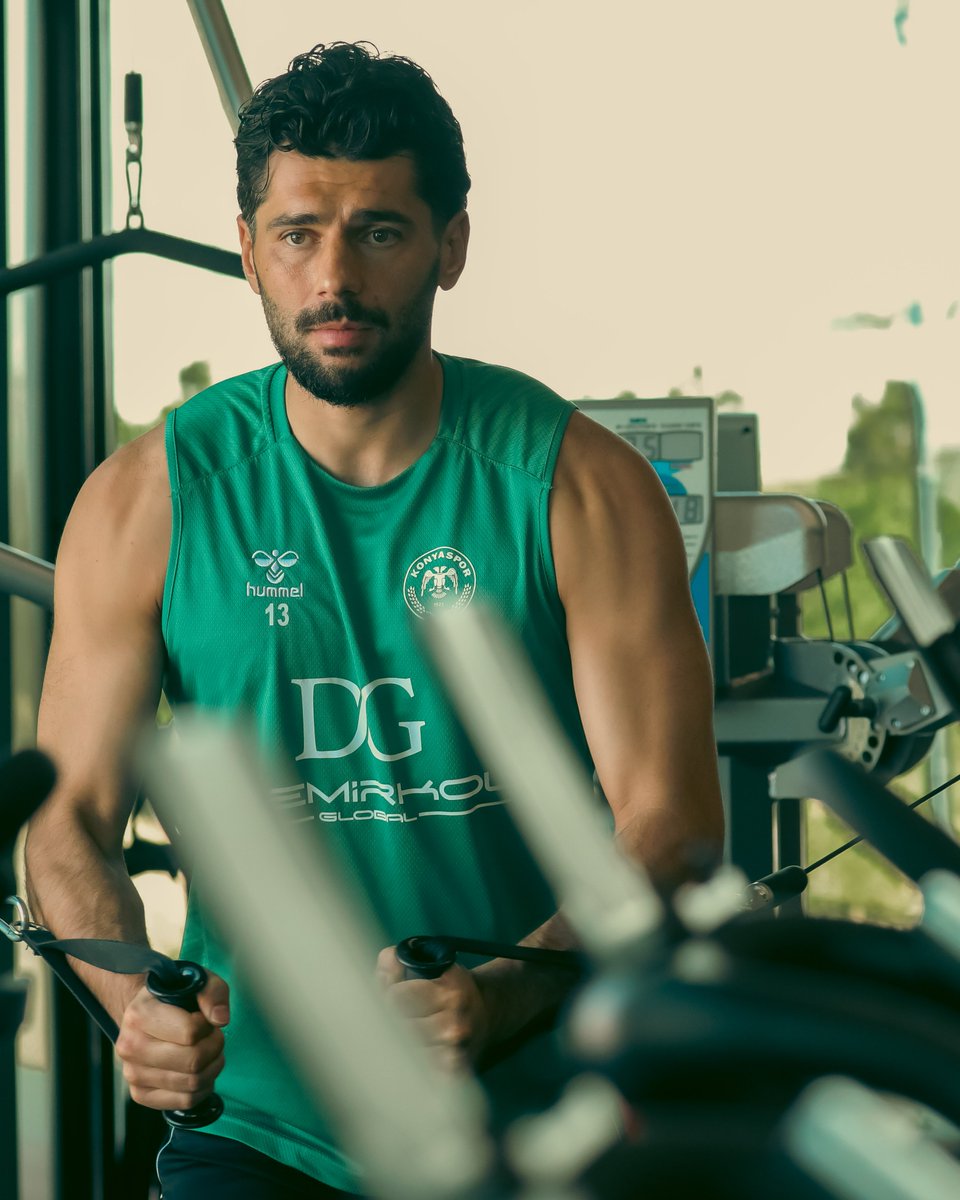 konyaspor's tweet photo. 📸 Çaykur Rizespor maçı hazırlıklarına başladık.💪
#Konyaspor 💚🤍 #KNYvÇRS https://t.co/c4oPuJzEHt