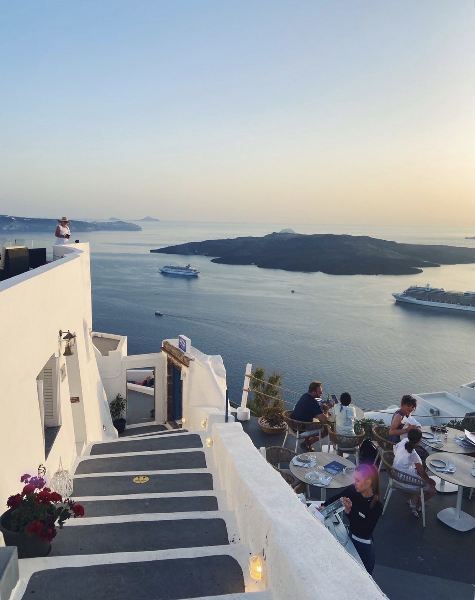 W0rld2026's tweet photo. Oia, Greece 🇬🇷 https://t.co/8A7E8FnwxO