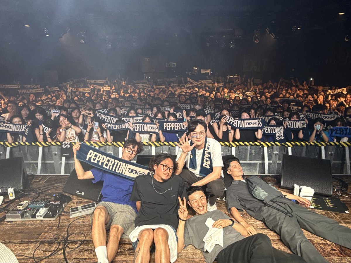 antennamusic's tweet photo. #페퍼톤스

<2026 PEPPERTONES CLUB TOUR ENCORE - 서울>

마지막까지 마음껏 뛰고🏃‍♂️ 노래하고🎤 웃었던😆
2026 PEPPERTONES CLUB TOUR, 안녕!👋

🎼 SET LIST

01. 굿모닝 샌드위치 맨
02. SOLAR SYSTEM SUPER STARS
03. dive!
04. 아시안게임
05. 몰라요
06. for all dancers
07. 태풍의 눈
08. FAST
09. 고래
+ 긴 여행의 끝 (앵콜 공연)
10. 노래는 불빛처럼 달린다
11. 무한터널
12. Balance!
13. New Hippie Generation
14. 겨울의 사업가
15. CHANCE!
16. 코치
17. B I K I N I 
18. Shine
19. 행운을 빌어요
20. 라이더스
+ 보석 (미발표곡)
+ 21세기의 어떤 날

@pptnzexpress @pptnznoshel
#PEPPERTONES
#신재평 #이장원
#ShinJaePyung #LeeJangWon
#2026PEPPERTONESCLUBTOUR