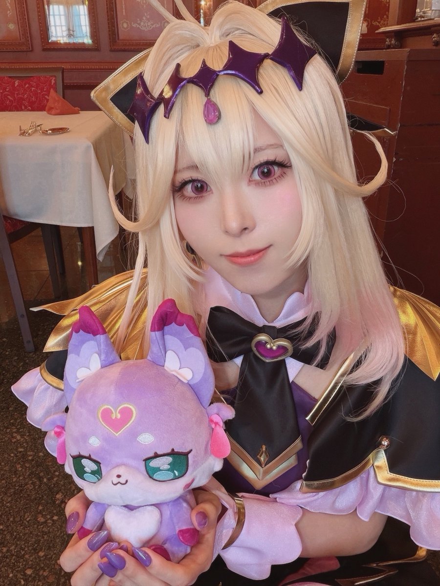 mynana70's tweet photo. ずっとやりたかったキュアアルカナ・シャドウしてきました！マシュタンも一緒💜🔮
ロイチェで出したくて製作頑張った…🥲 https://t.co/DRatl6ZEd4