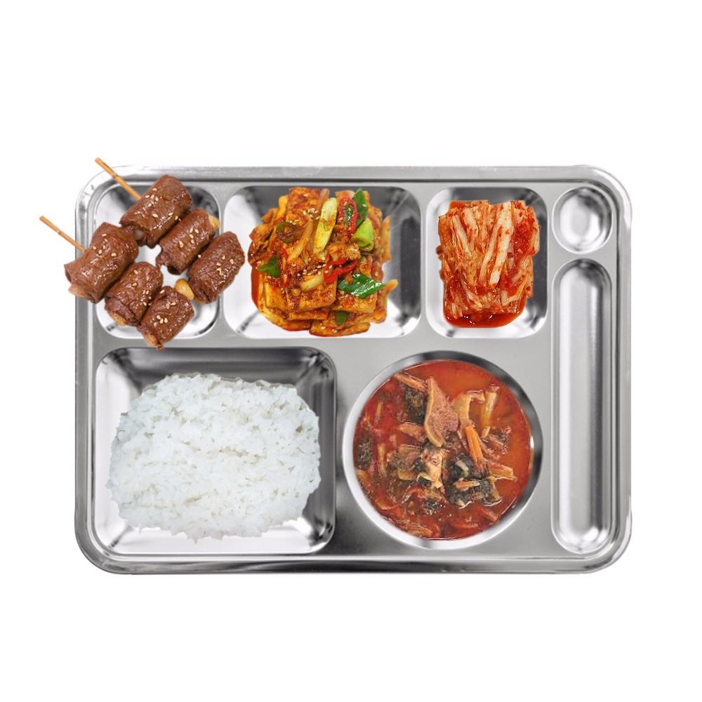 tokki_meal's tweet photo. 26.08.09 (일) 석식

밥
소머리장터국
고기떡말이구이
참치두부조림
포기김치

1081.8 Kcal https://t.co/bDL795ee25