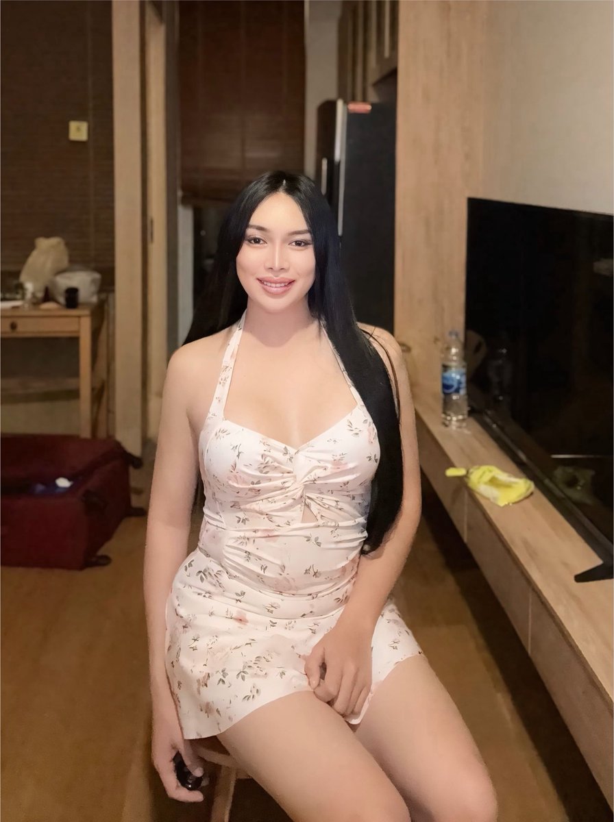 ABREUMarb's tweet photo. #ladyboy_jeddah  
#jeddah_ladyboy https://t.co/93MJu8gk0b
