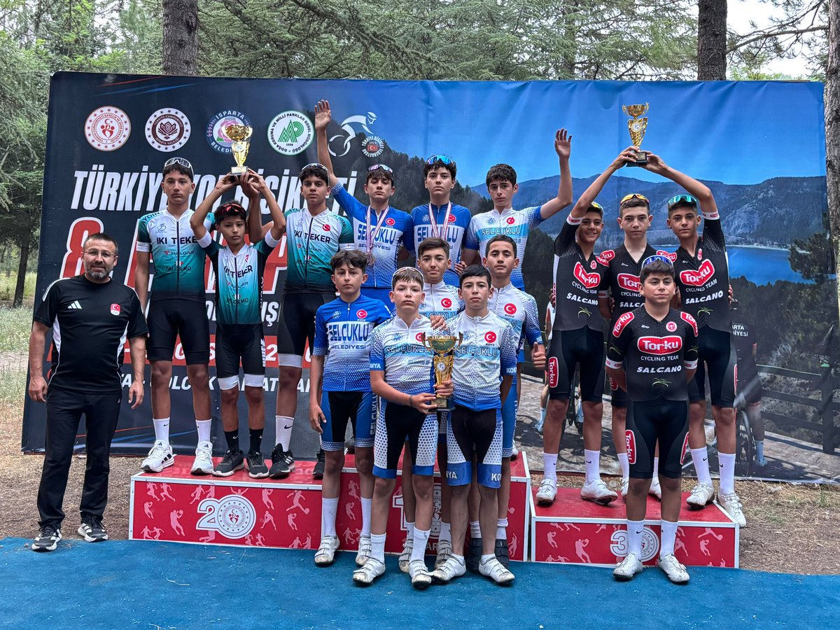 Selcuklubelspor's tweet photo. Tebrikler Takım 👏🏻🚴‍♂️

Isparta’da düzenlenen Türkiye Kupası 8. Etap Puanlı Yol Bisikleti Yarışlarında sporcularımız elde ettikleri başarılı sonuçlarla kulübümüzü gururlandırdı.

🏆 U17 Erkekler
🚴 Bireysel Zamana Karşı: Bahri Erdem Karataş 🥇
🚴 Yol Yarışı: Mehmet Efe Kayan 🥇
🏆 Takım Klasmanı: Selçuklu Belediyespor 🥇

🏆 U15 Erkekler
🚴 Bireysel Zamana Karşı:
🥇 Hüseyin Emir Solmaz
🥉 Ömer Kaan Şahin

🚴 Yol Yarışı:
🥇 Ömer Kaan Şahin
🥉 Hüseyin Emir Solmaz

🏆 Takım Klasmanı: Selçuklu Belediyespor 🥇

🥈 U13 Erkekler
🚴 Bireysel Zamana Karşı: Muhammed Said Davran 🥈
🚴 Yol Yarışı: Muhammed Said Davran 🥈

Sporcularımızı ve  antrenörlerimizi tebrik ediyor, başarılarının devamını diliyoruz. 👏