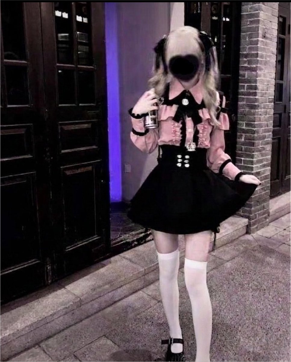 tbnnhr's tweet photo. 大家好，這是自介
07/休學/戒od/情緒病/地雷系
同類互fo🫶🏻來互轉ㄚ
未來可能會線下？
偶爾發日常和自拍
可以隨便跟我互動聊天 https://t.co/dWcHkWavja