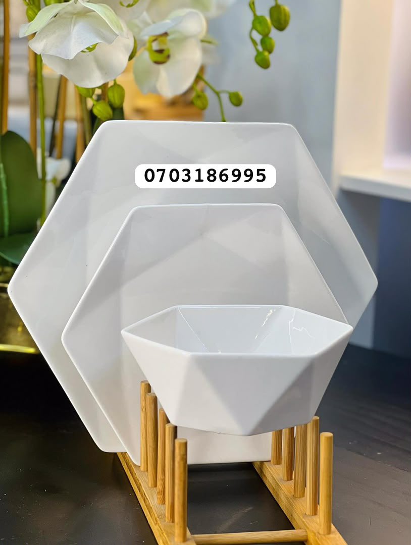 GIFTEDHANDSCLUB's tweet photo. Dinnerset combo
Comes with 18pcs at 150000ugx
6 Bowls 
6side plates 
6 dinner plates 
☎️:0703186995
For deliveries 
#sunday #kitchenware #kampala #bobiwine https://t.co/rOSx29cH6c