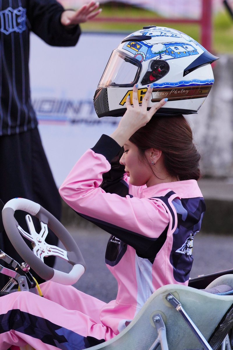 MingPhotog's tweet photo. girls pay attention❗️
 racer supassra  is coming 
@Kaosupassara9 

#supassra_sp https://t.co/gPQefhT2yo
