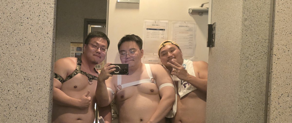 Ggogi2003's tweet photo. 파티 또 하고시픔... https://t.co/uq1FoPRnEV