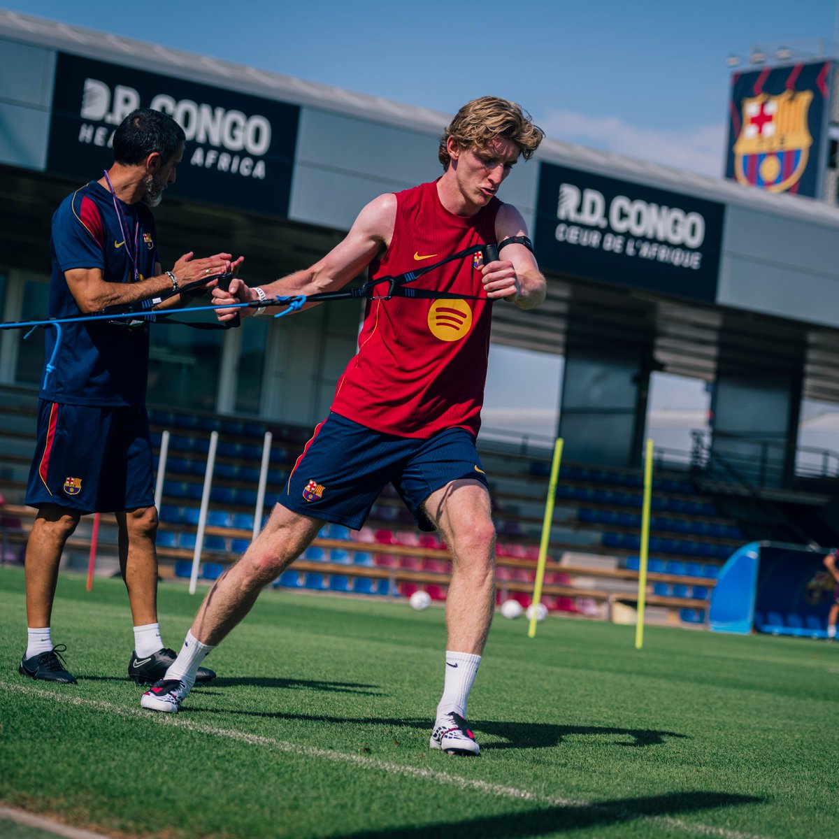 FCBarcelona_cat's tweet photo. 💙  G O R D O N    C U L E R  ❤️ https://t.co/U0yjsJOM2b
