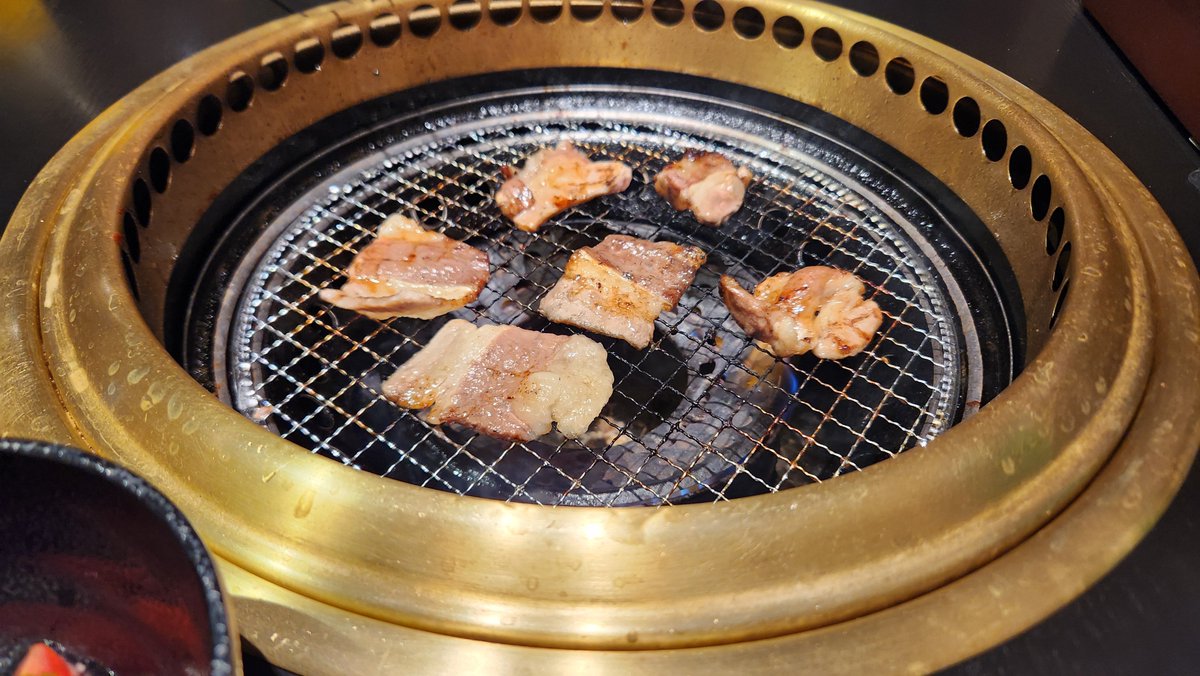 smskcosu's tweet photo. (推しと)プリ撮って、焼肉行って、カラオケ行ってきた！今日は付き合ってくれてありがとう☺️💕プリコラボすげぇ…… https://t.co/gQc3bqpztE