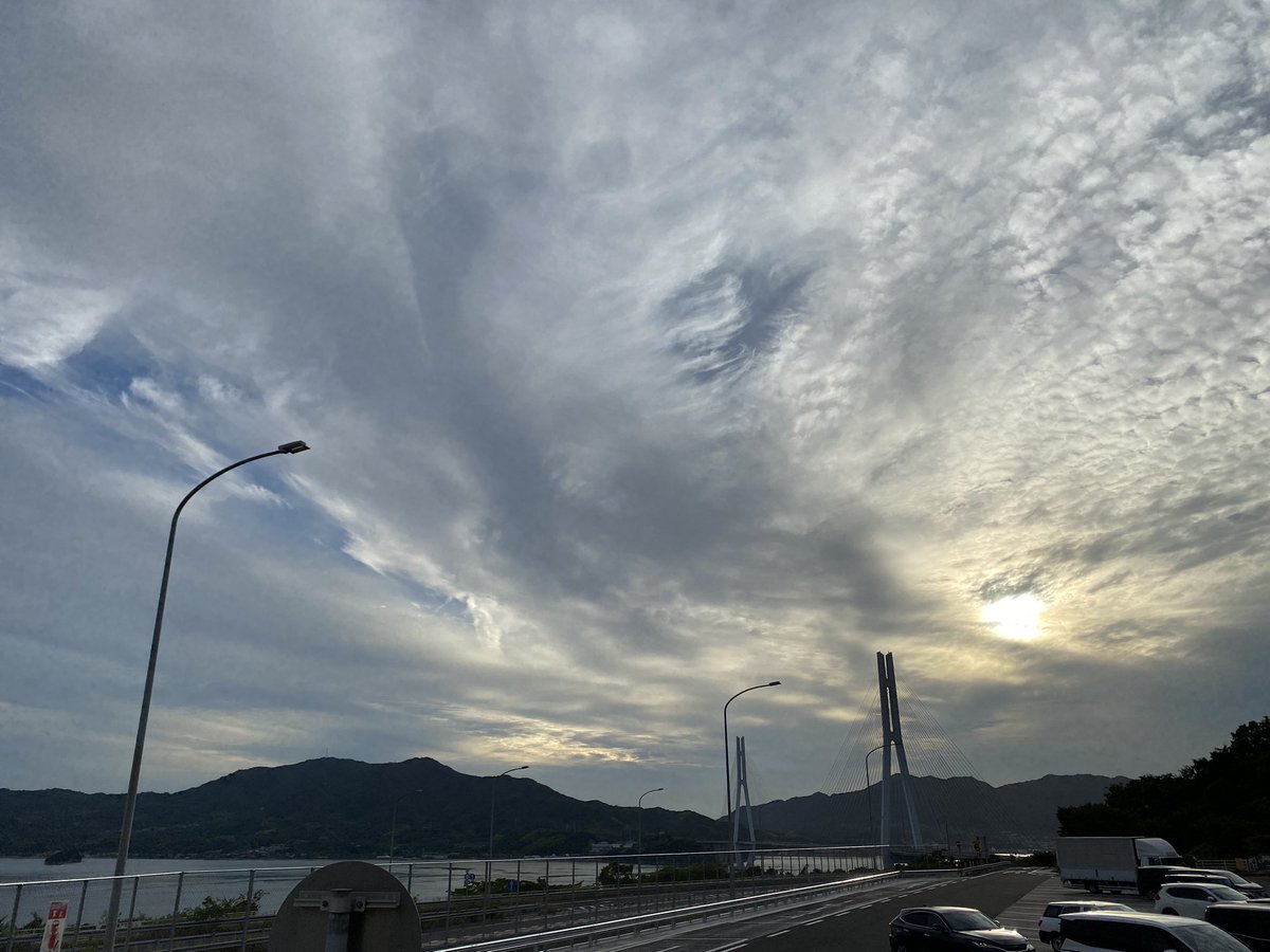 okomemhr's tweet photo. しまなみ街道も通って来ました！🚗💨
テレビでしか観た事なかったから旦那さんと2人で感動してました🥹✨
明日は倉敷散策する予定！🫶🏻 https://t.co/fvTNsSqXSP