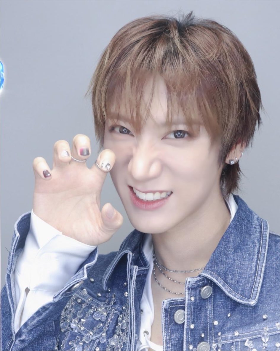 10velysOnStream's tweet photo. น่ารักมากๆเลยค่ะ🐱 แถมลายเล็บก็ปุ๊กปิ๊กอีก
แงวล์ขู่แล้ว🐾ใครรอดูสเตจเตนล์อยู่บ้างคะ?

#TENatSummerSBSGYDJ2026 https://t.co/h66SdwMusT
