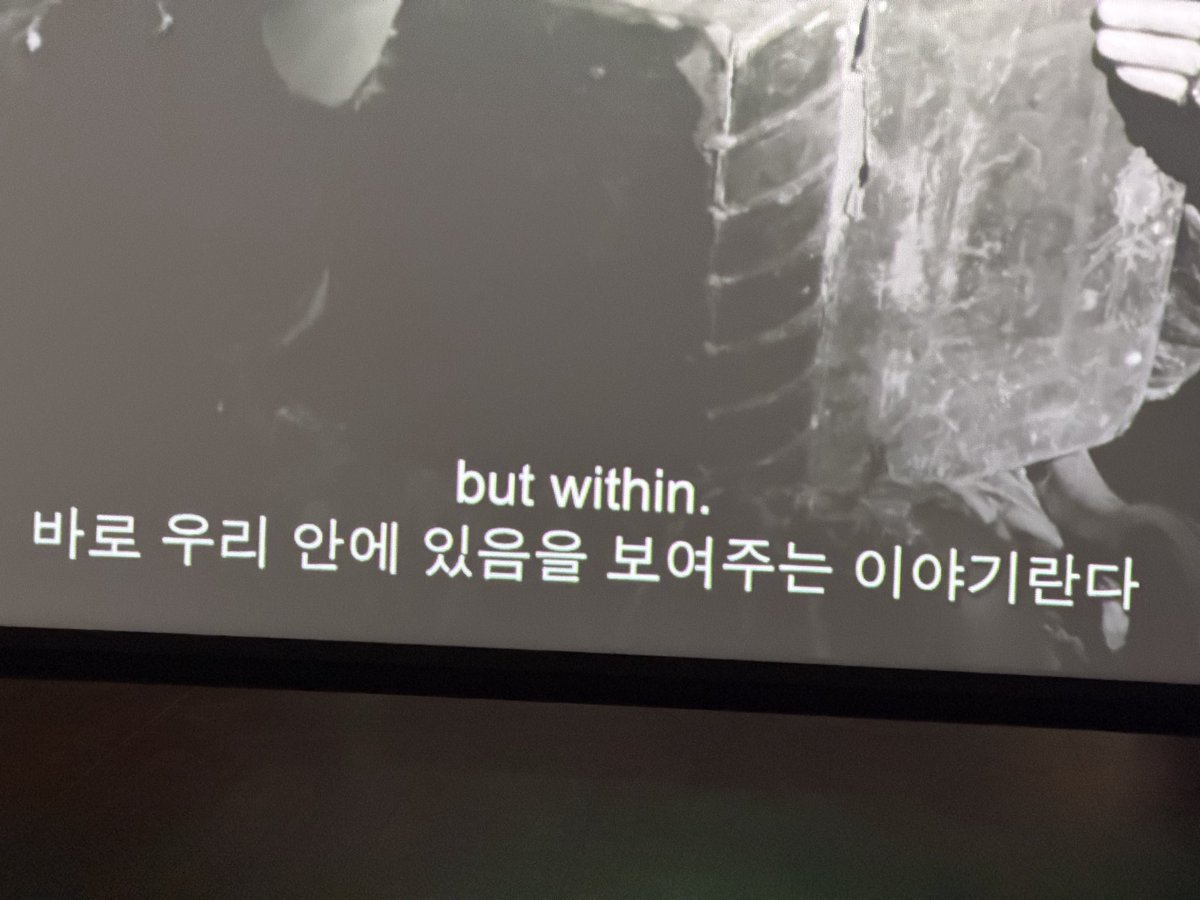 odokwalk's tweet photo. 잠깐 더위 피하러 갔다가 2시간 동안 본 전시가 있다? 
전시 의도부터 모든 작품이 다 좋았음…… 9/6 전에 <사랑의 기원> 보시길 https://t.co/hTkyDtECmK