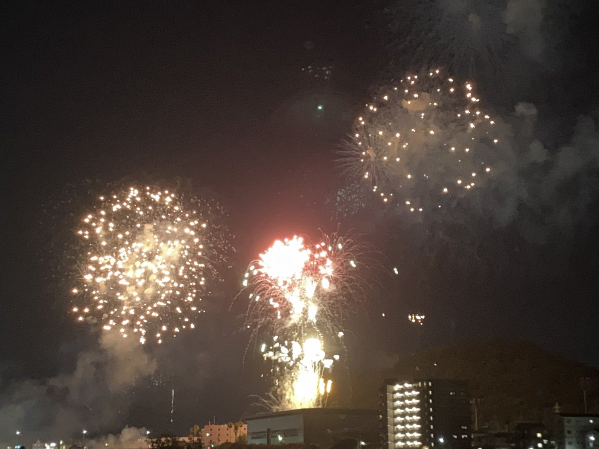 nishimori69's tweet photo. 高知市の花火大会、久しぶり！ https://t.co/HfS71hxuzK