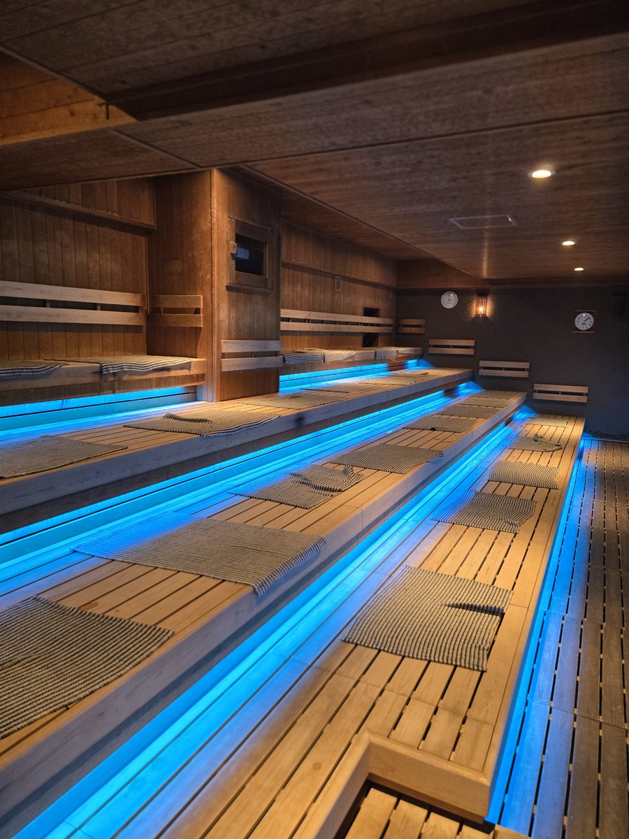 HiroK2200's tweet photo. 最近お気に入りの温泉施設‼️
東大阪市にあるsauna kukkaさん

今時期の暑い中でのアウフグースイベント後の水風呂が超絶気持ちが良いです‼️

また、夕方🌆～夜🌃✨にかけての眺めも良いです‼️

3周年おめでとうございます‼️ https://t.co/LmBsxdajLB