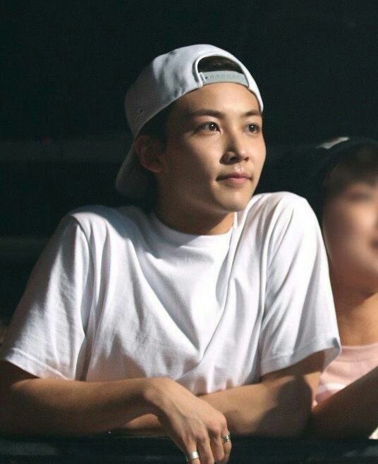 oxyjihan's tweet photo. does he even age????🥹😭 MY BABY 😭 https://t.co/NUW505eFZj