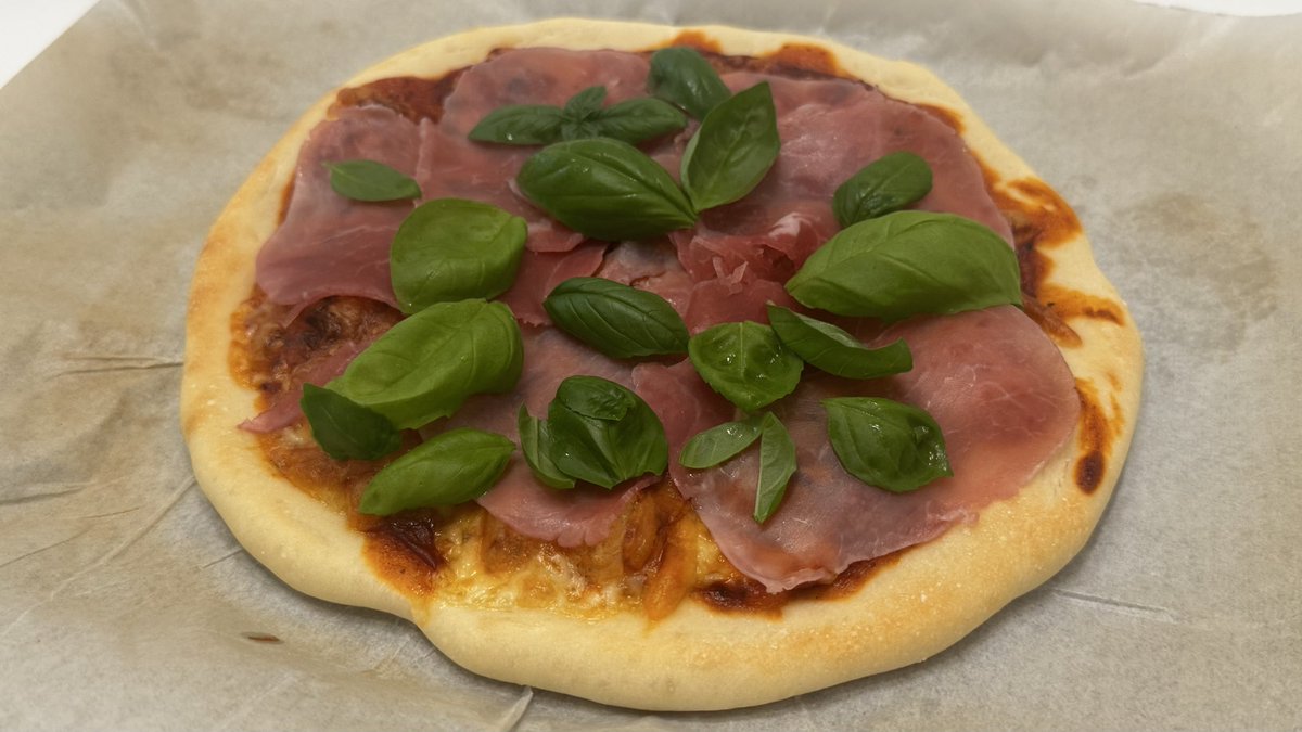 nkrb2's tweet photo. 手打ちうどんと手作りピザ🍕 https://t.co/gxdcBskAQX